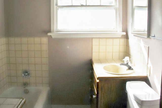 Before - Bathroom Remodel - 42nd