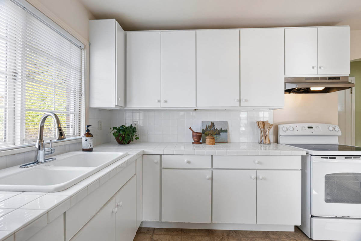 Ample counter space and storage