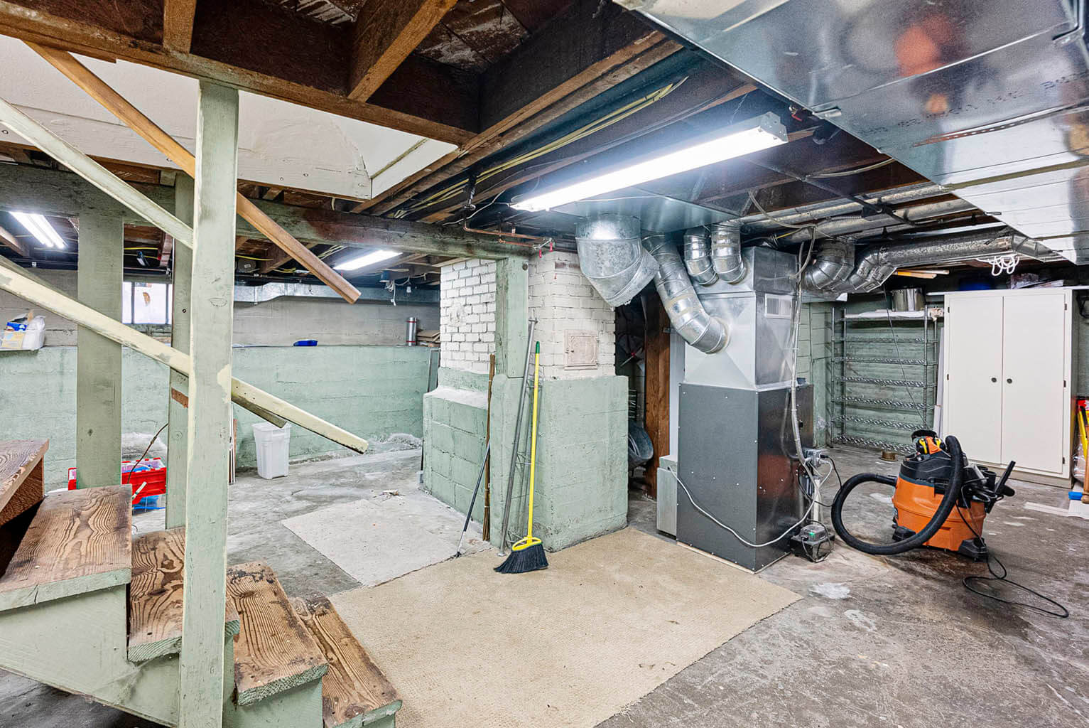 Large unfinished basement