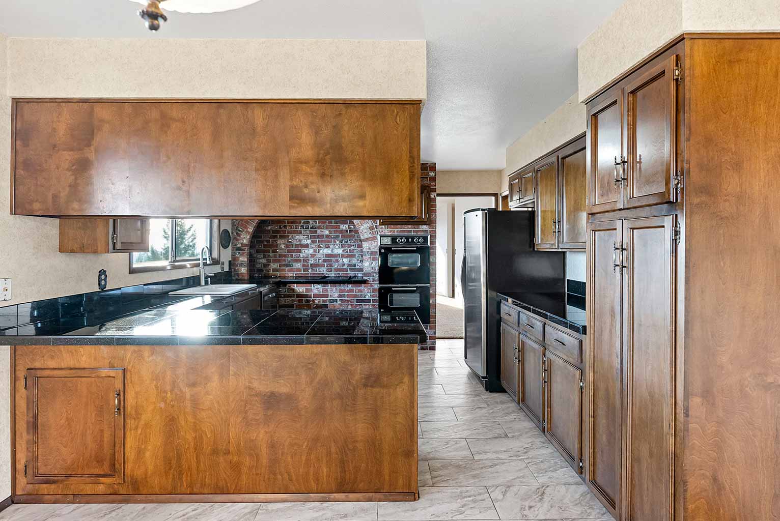 Kitchen offers ample storage space