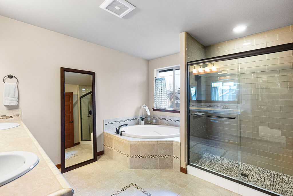 Soaking tub and glass enclosed shower