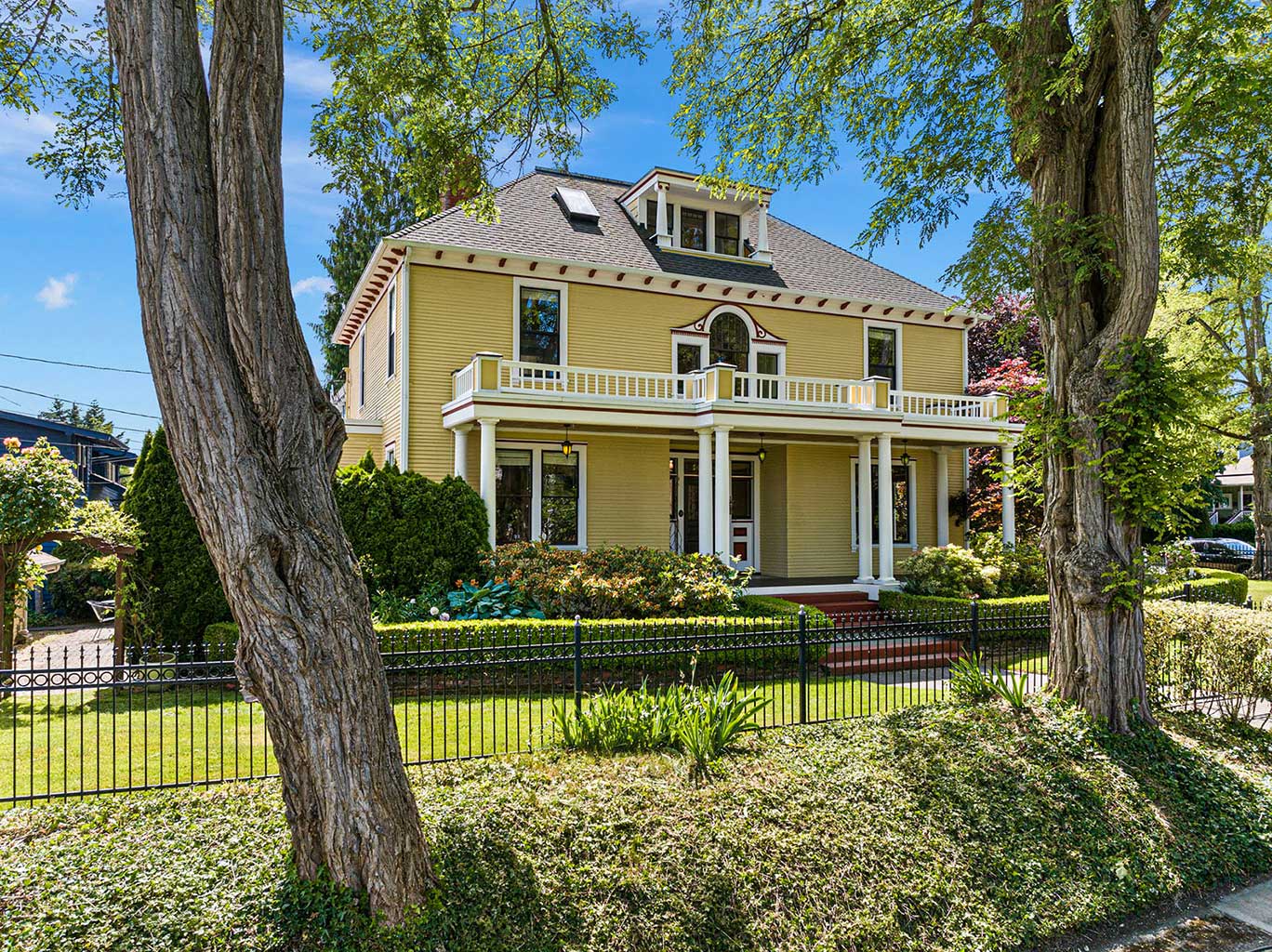 The Wells-Richter house was built circa 1892 in the Colonial Revival style with an American Foursquare form
