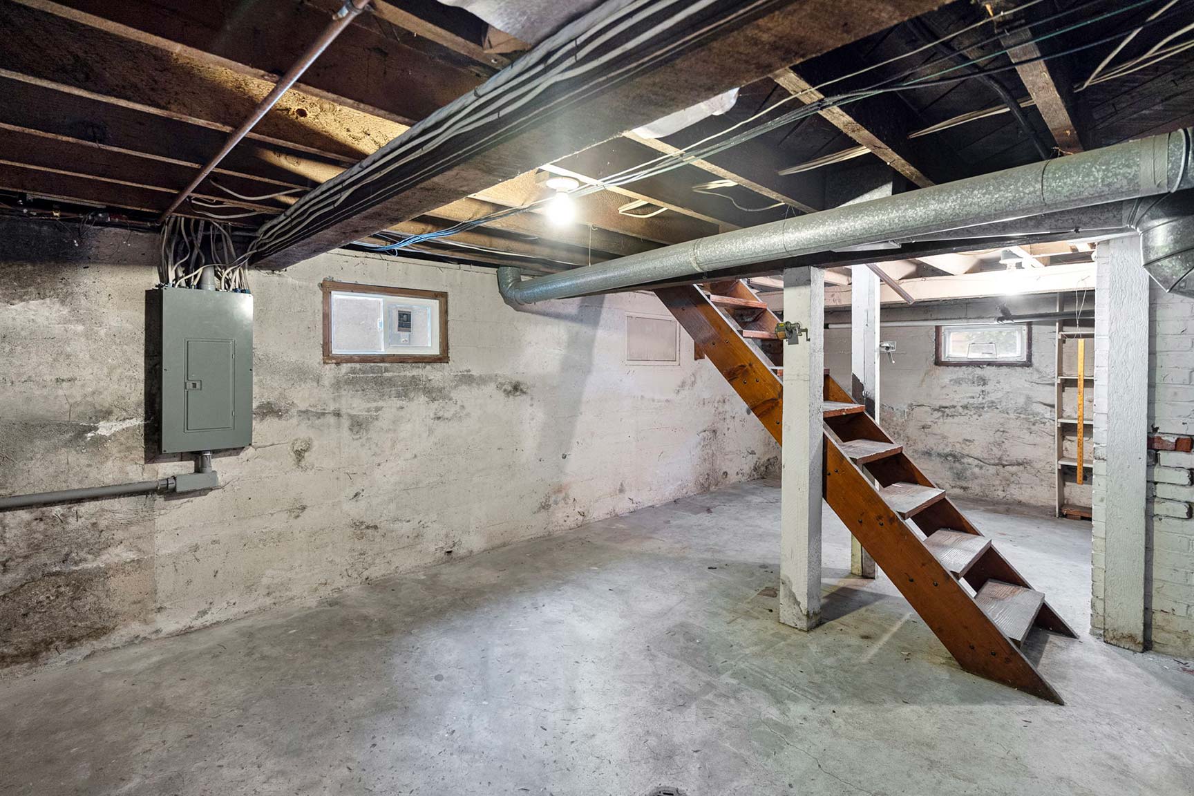 Unfinished basement offers ample dry storage
