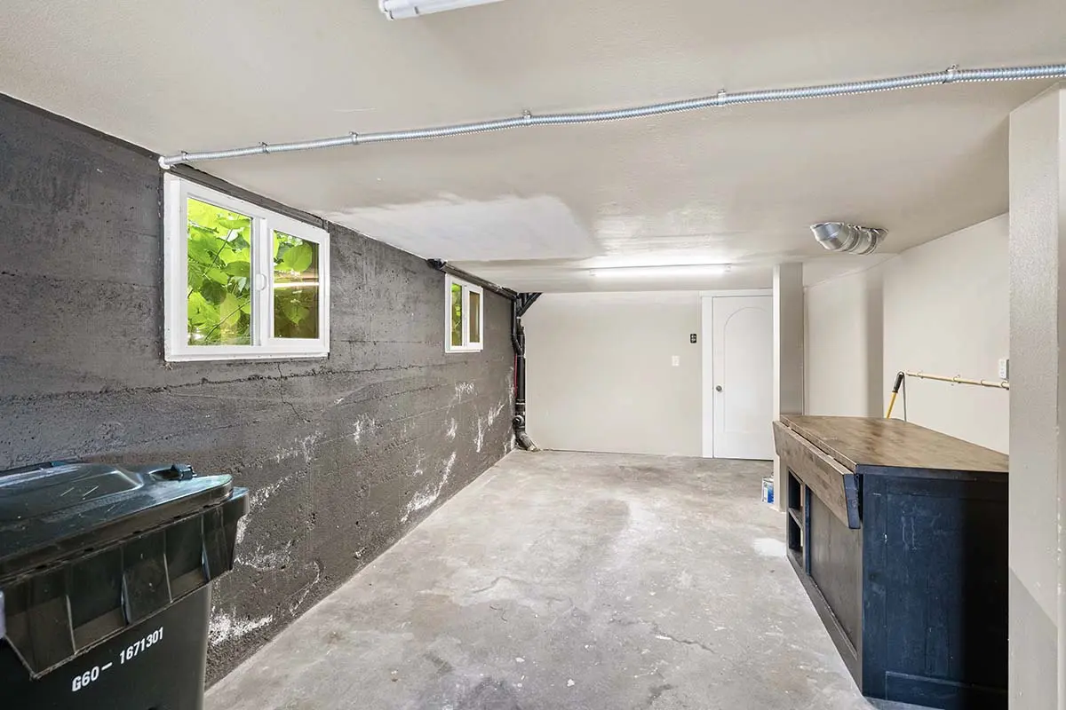 Oversized attached one car garage